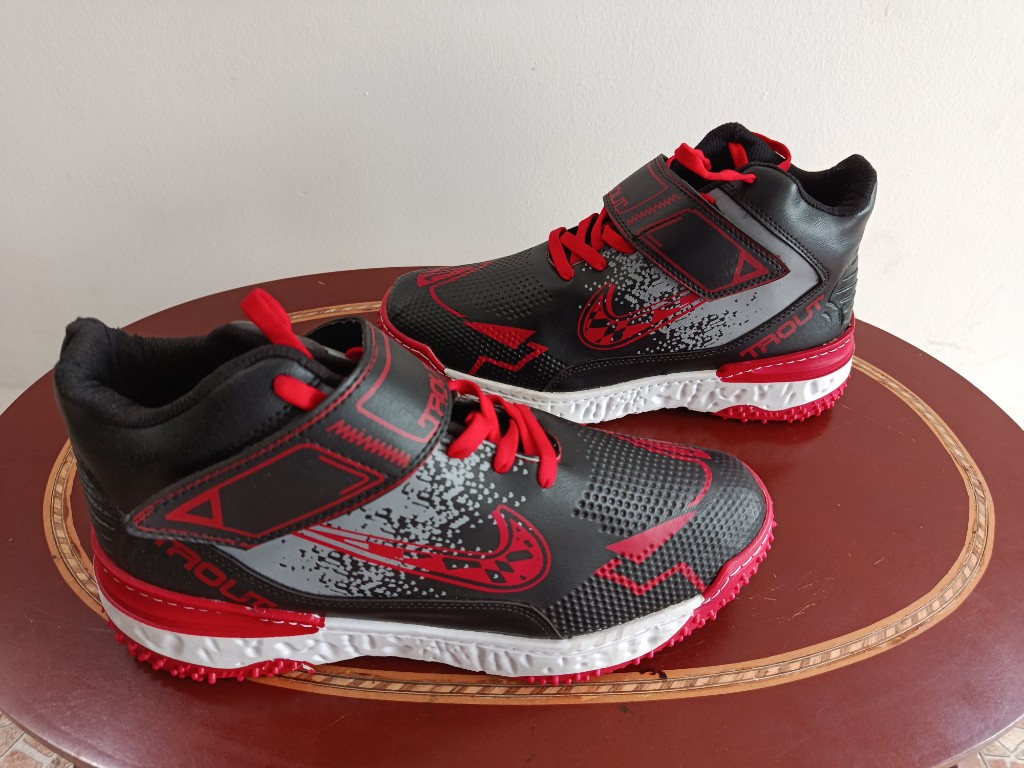 Nike rojo negro 41
