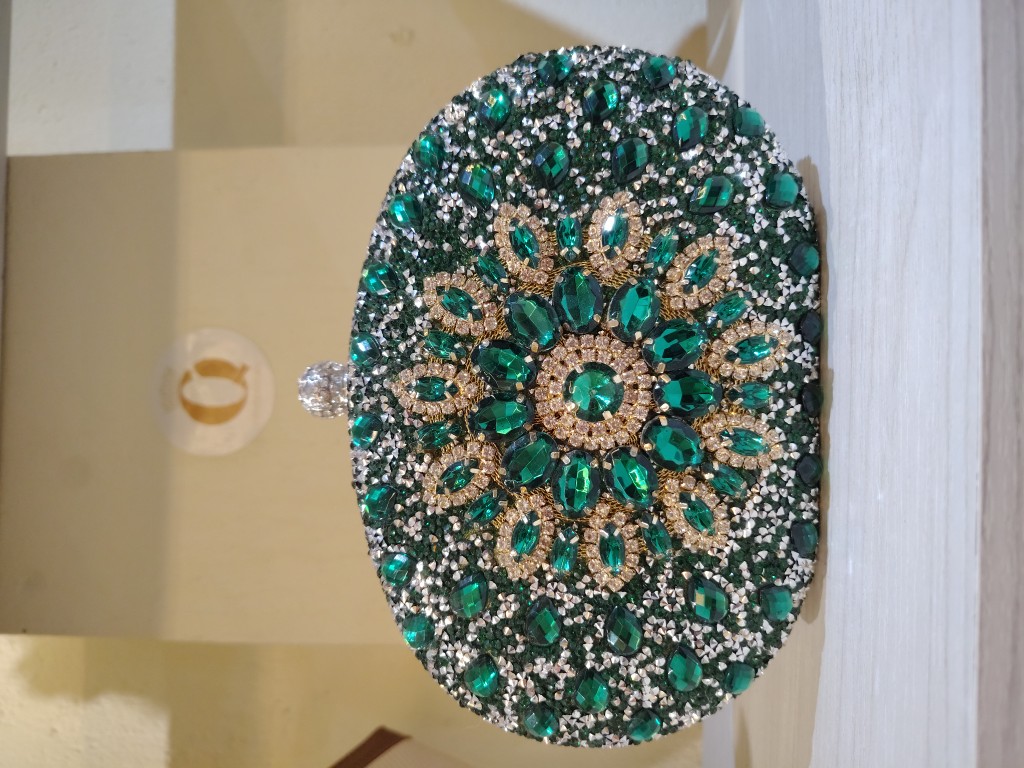 Cartera verde brillante