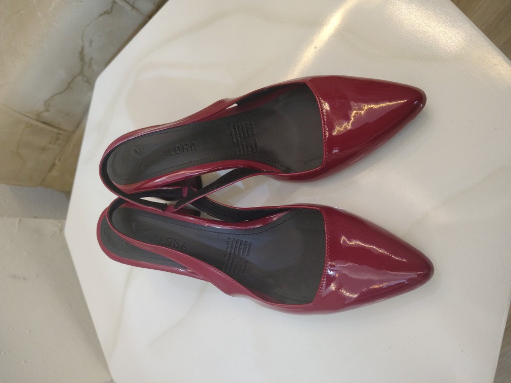 Zapatos vino tinto punta fina talla 38