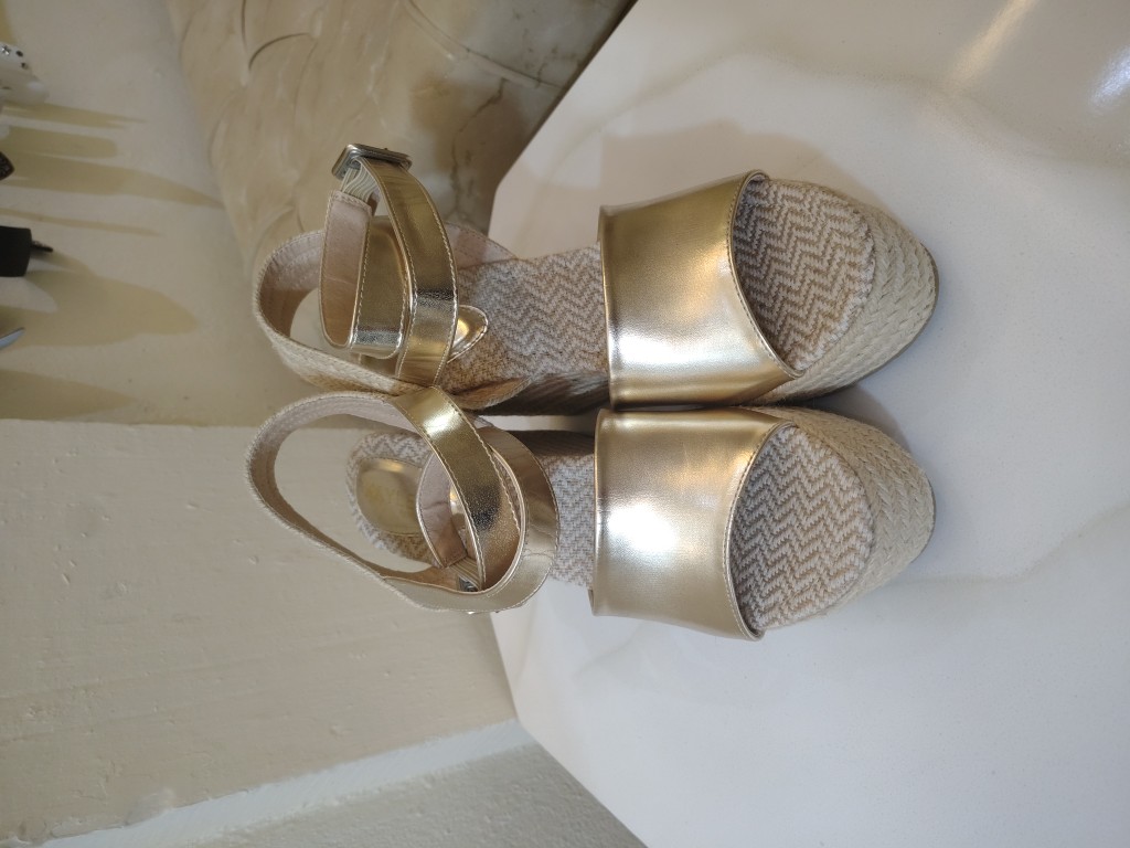 Sandalias doradas plataforma talla 39