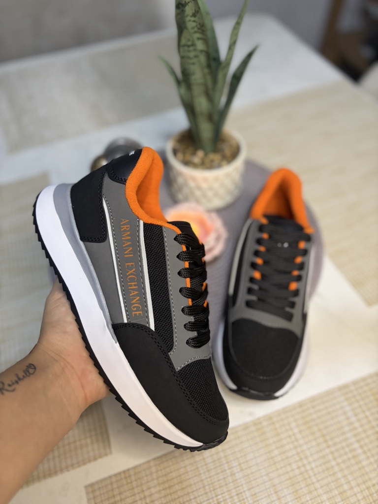 Armani Exchange tenis negros y naranjas