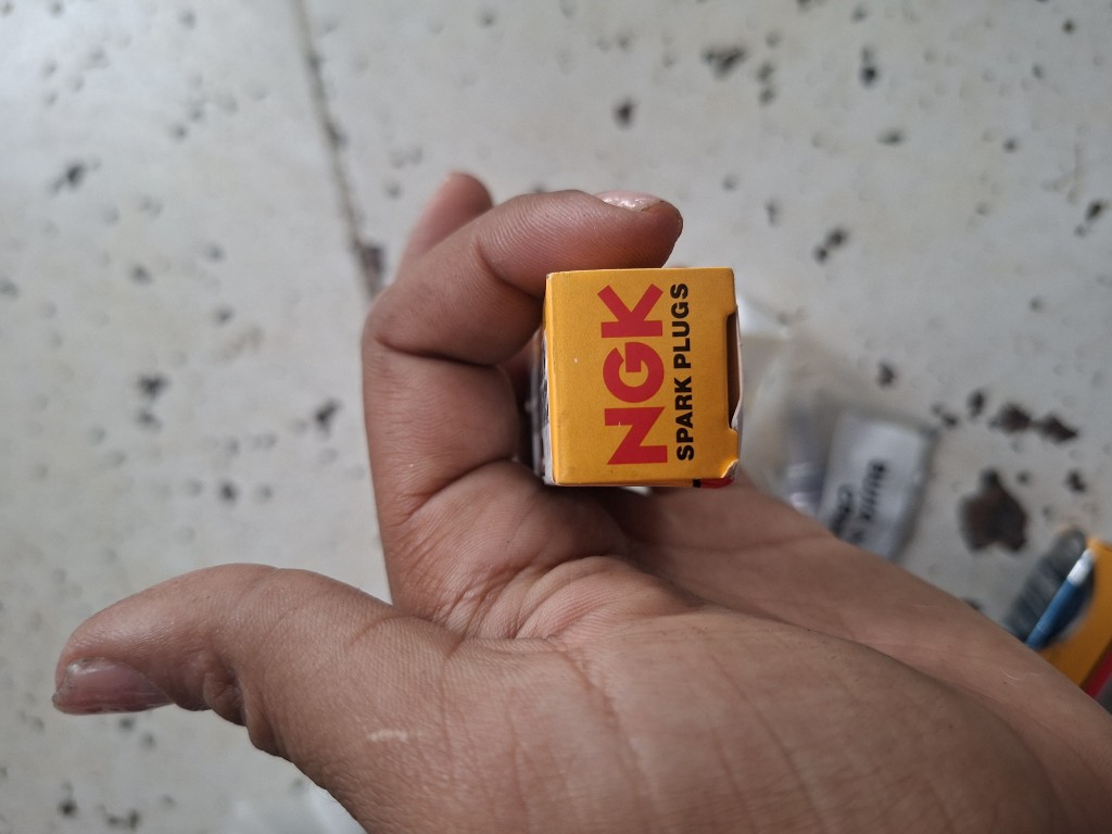 NGK BUJIA PATA CORTA DE ECO,WAVE,BOXER,CRYTON