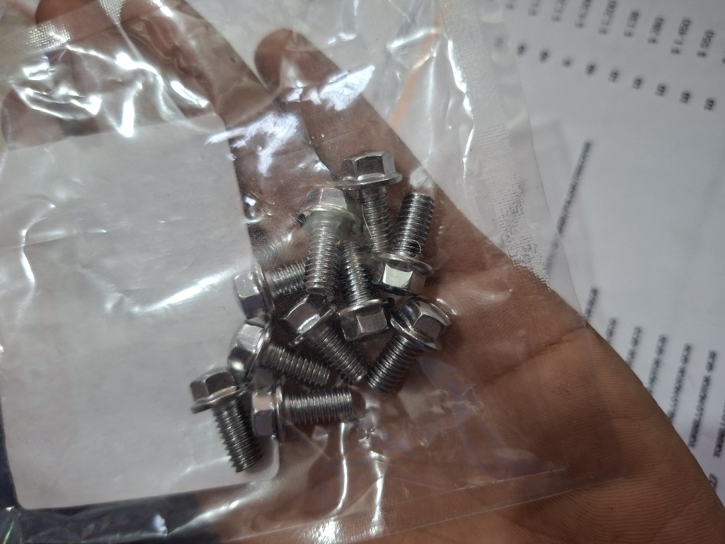 TORNILLO 6X10 CABEZA 8