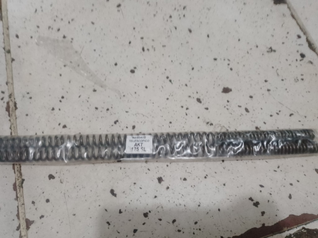 RESORTE DE BARRA AKT 125 SL/NKD 125 telescopico