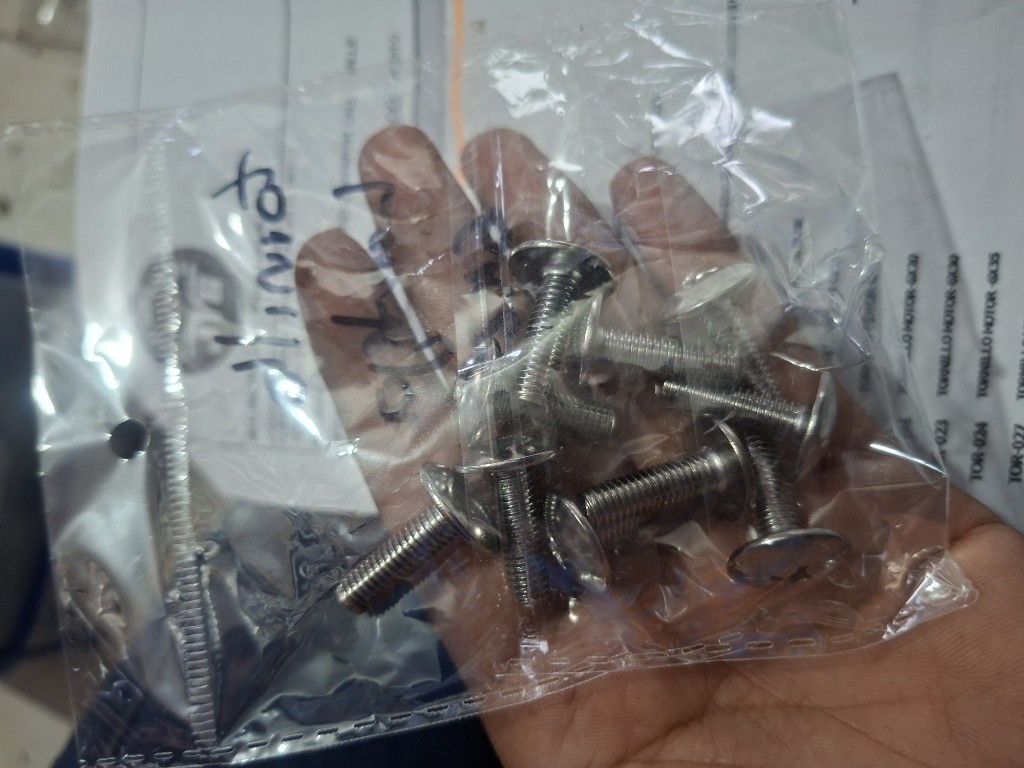 TORNILLO CABEZA DE LENTEJA 6X20