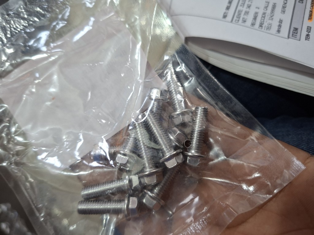 TORNILLO 6X20 CABEZA 8