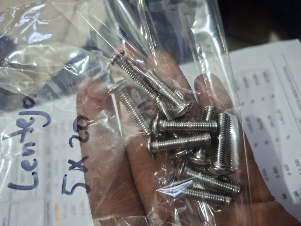 TORNILLO CABEZA DE LENTEJA 5X20