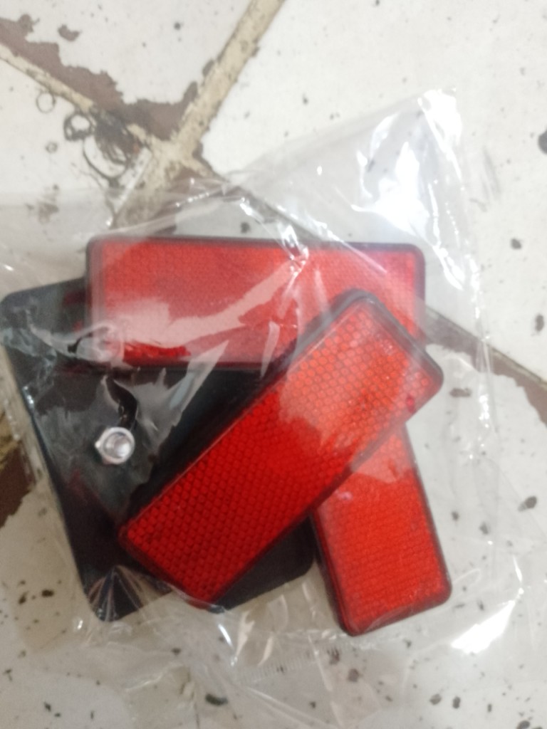 TRAGA LUCES RECTANGULAR ROJO