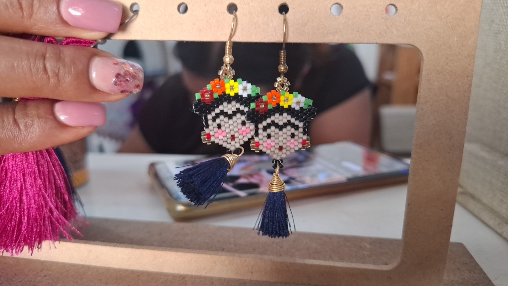 Aretes Frida con motita