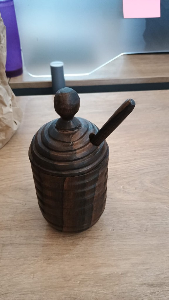Mielero de madera