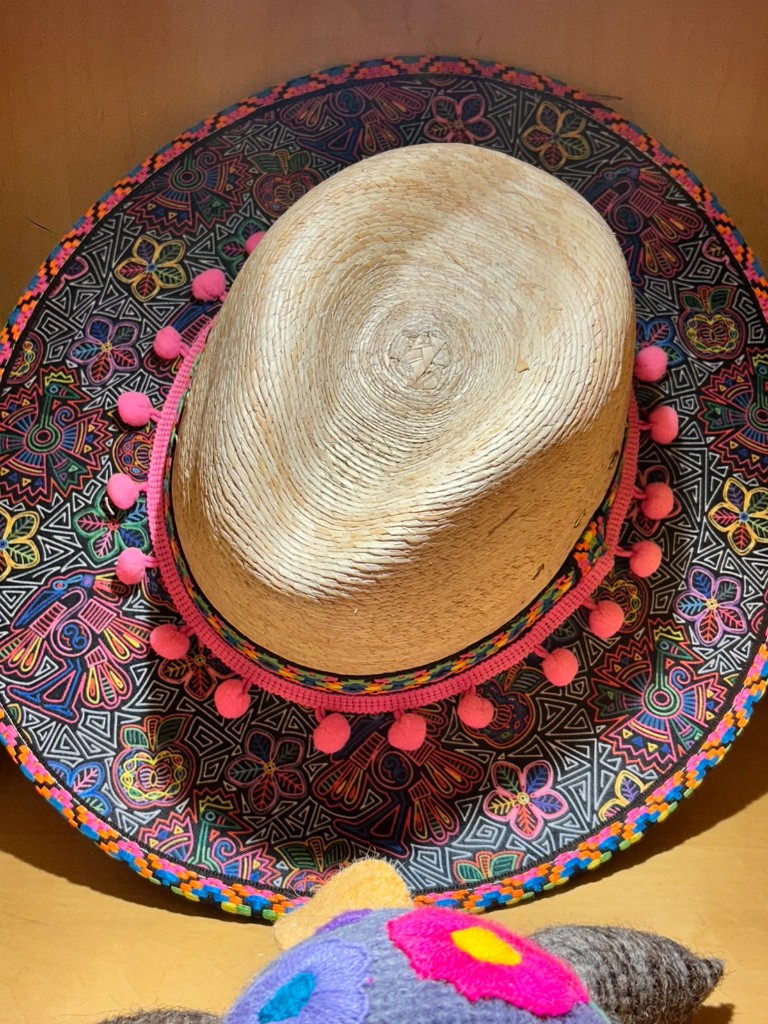 Sombrero de palma estampado