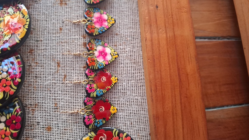Aretes corazon madera