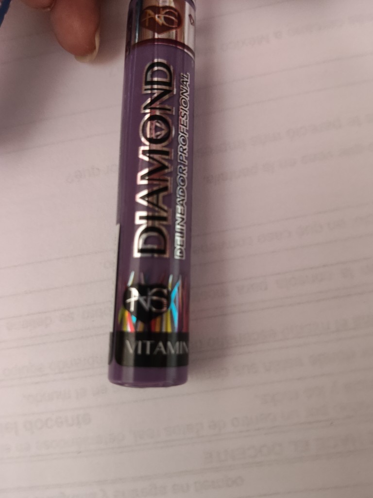 DiamonD  delineador morado