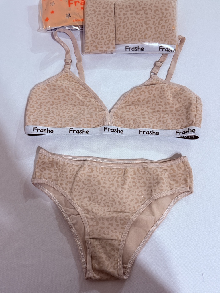 Conjunto frashe niña