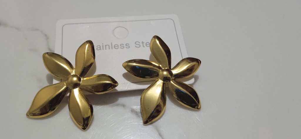 Aretes flor dorados largos topitos X