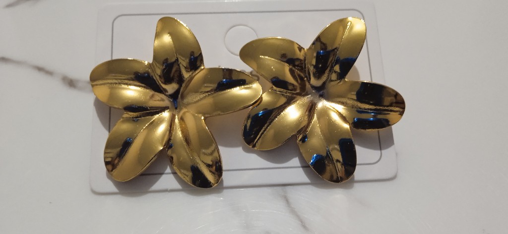 Aretes flor dorados hoja topitos X 2