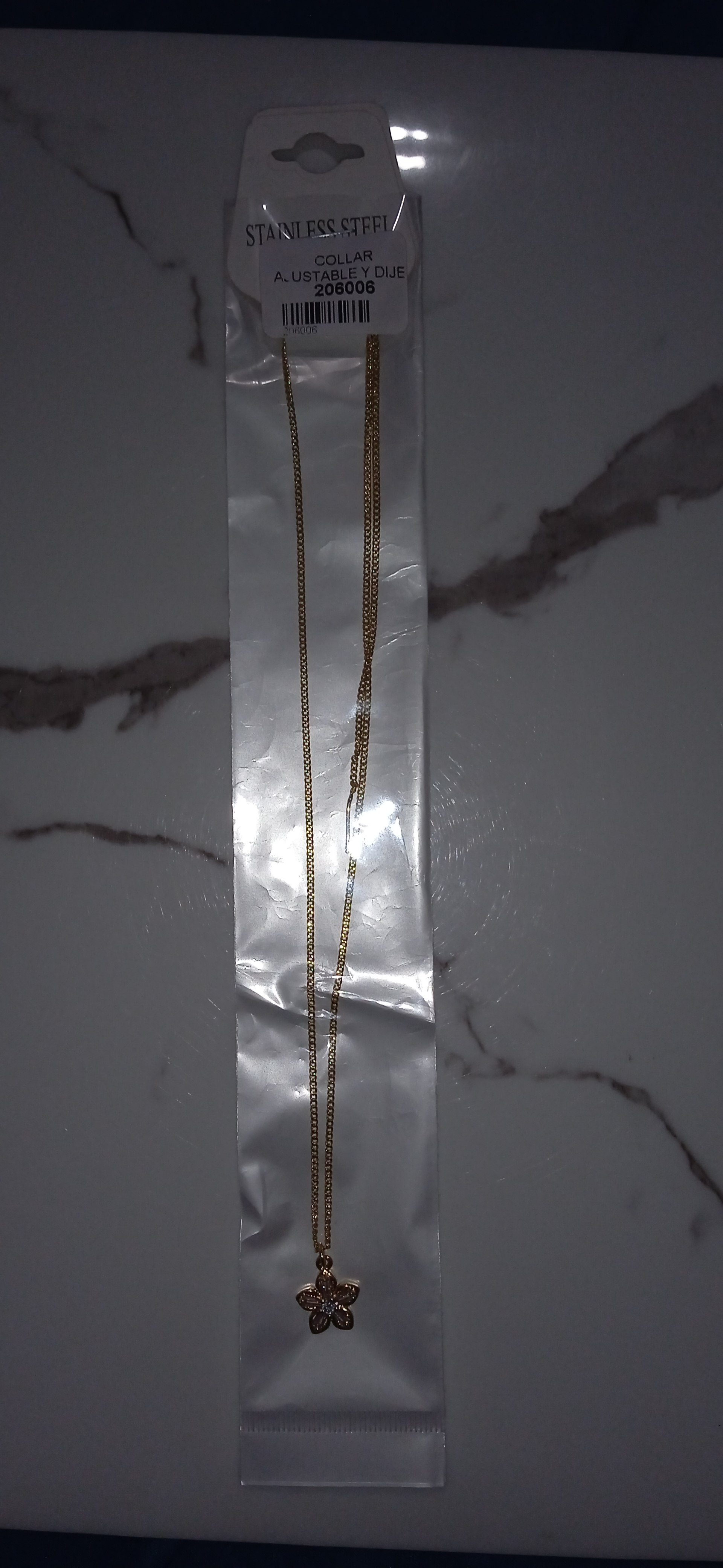 Collar stainless steel ajustable y dije flor