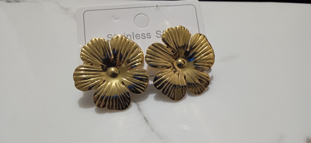 Aretes flor dorados