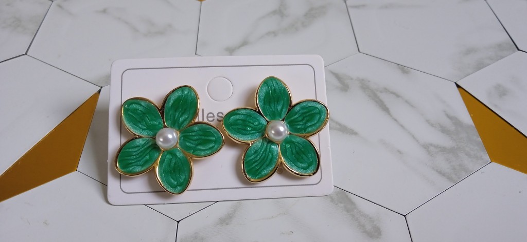 Aretes flor verdes tipo F