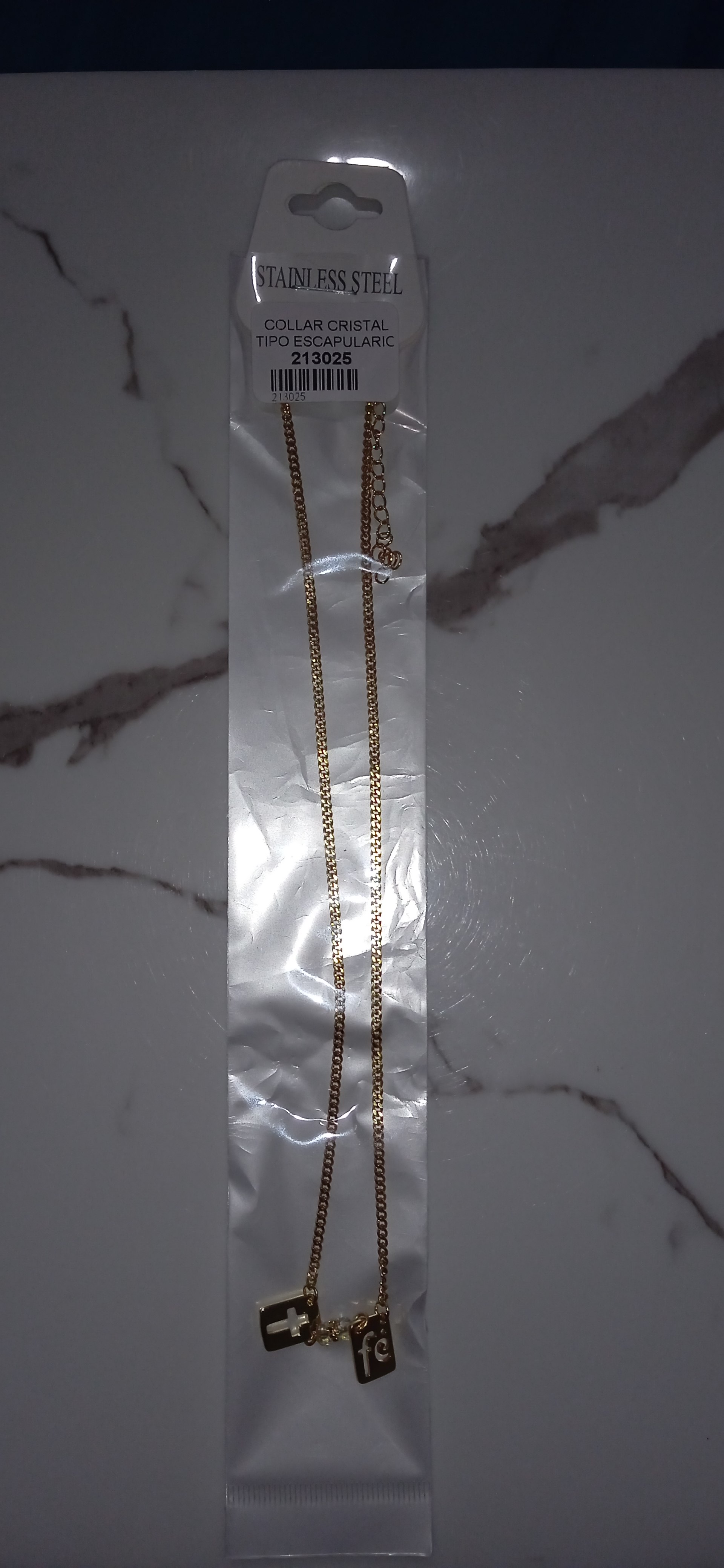 Collar crystal tipo escapulario con cruz y fe cuadrado stainless steel