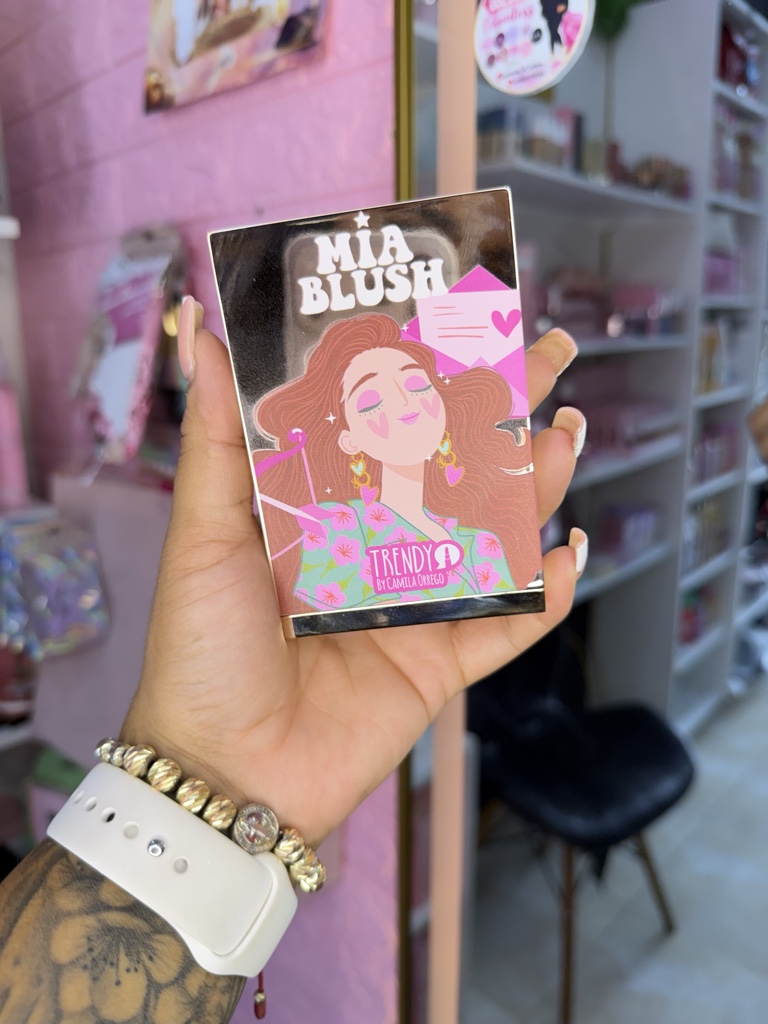 Mia blush trendy