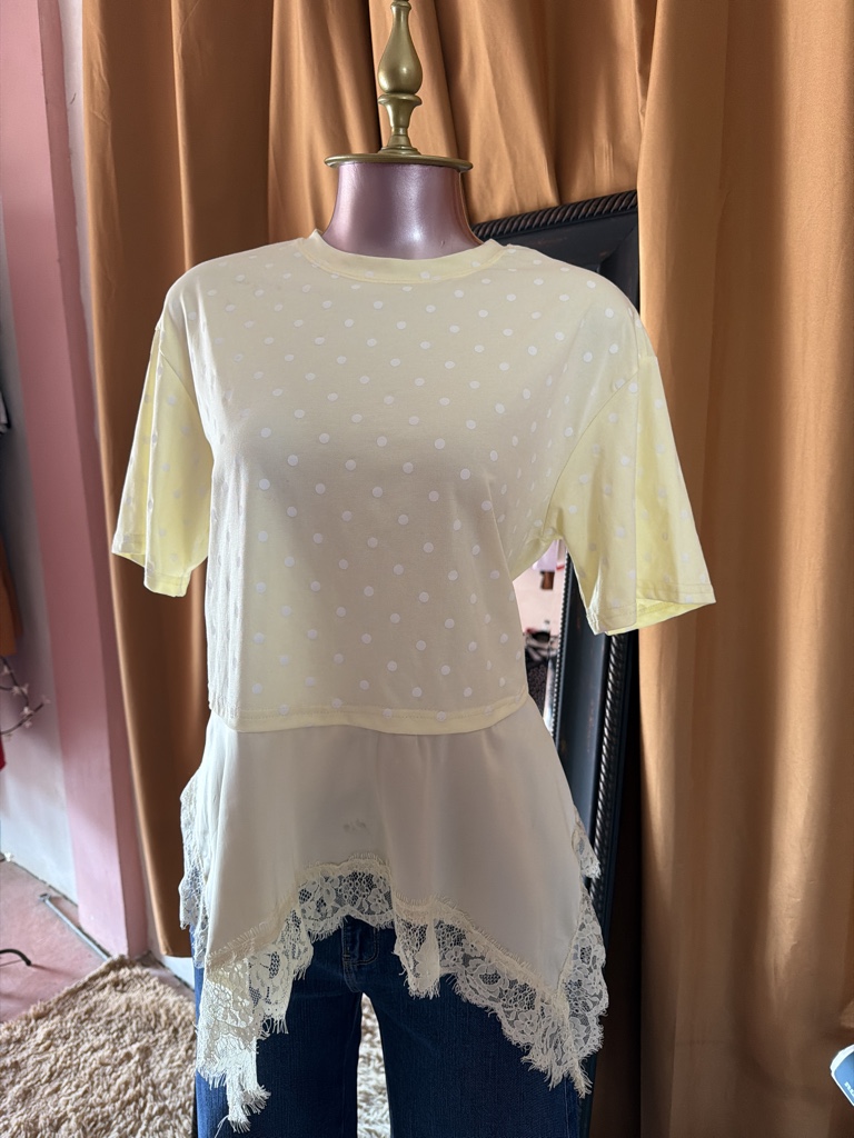 Blusa amarilla de encaje