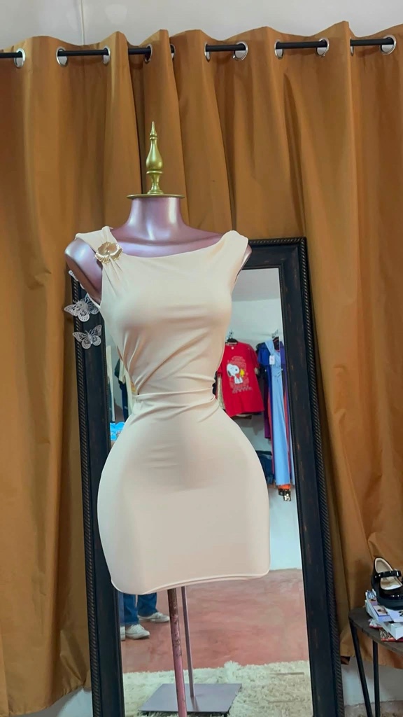 Vestido beige corto