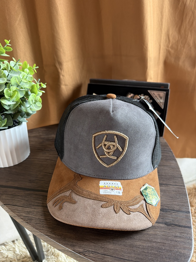 Ariat gorra gris cafe