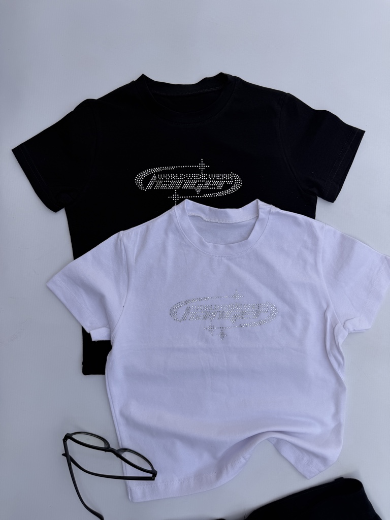 REMERA STRASS