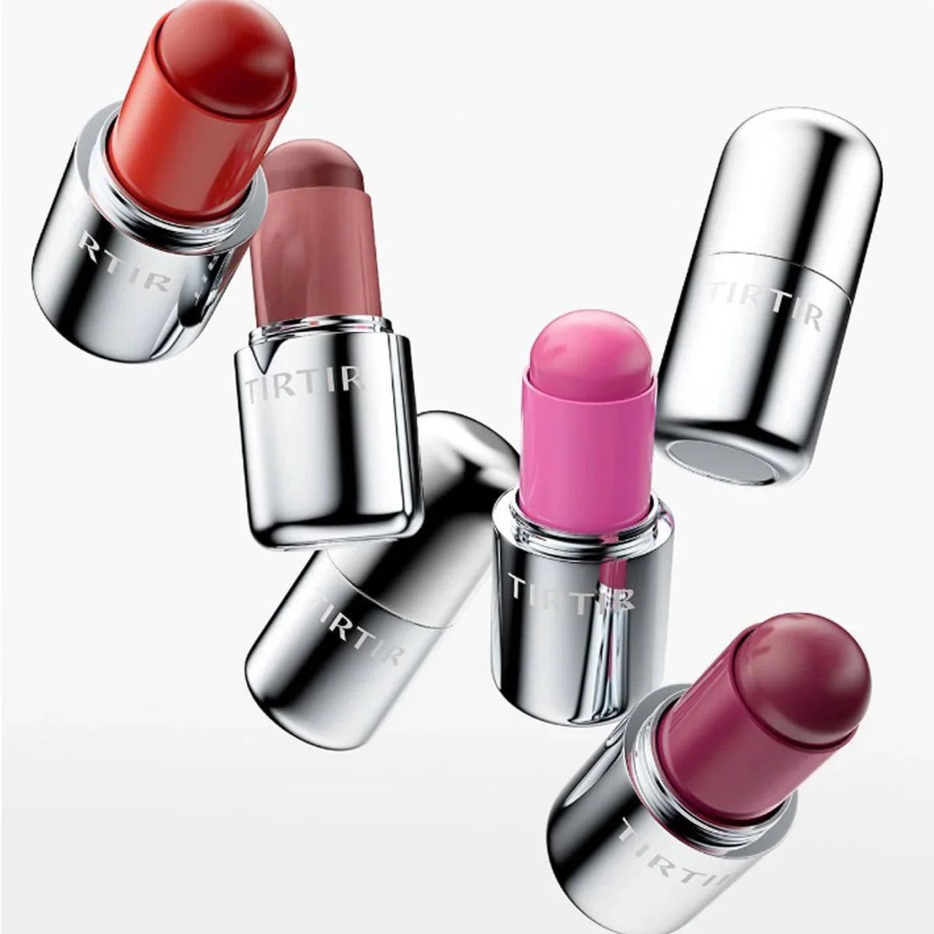 🤎BARRA DE LABIOS Y RUBOR TIRTIR🤎Una sola pasada y labios y mejillas perfectos. Se desliza suavemente creando capas de color nítidas, devolviendo la vitalidad a tu mirada gracias a su formato en barra multiusos. Se aplica con ligereza y frescura, aportando claridad, vitalidad y un toque de naturalidad a tu estado de ánimo con cada aplicación.