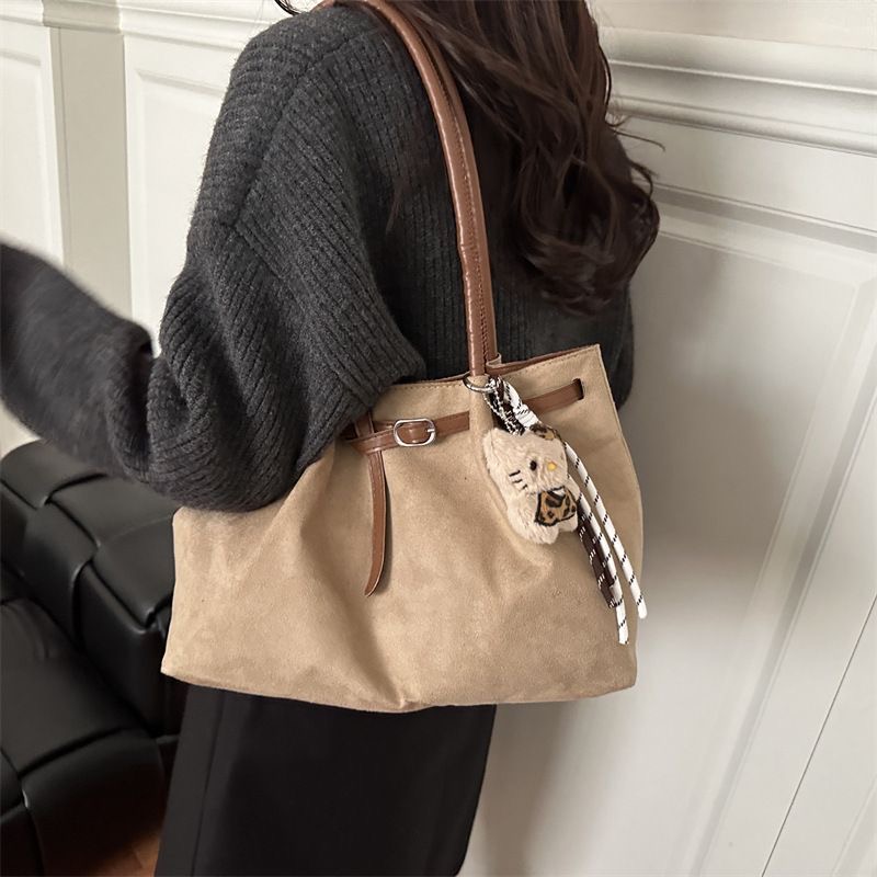 cartera con llavero572