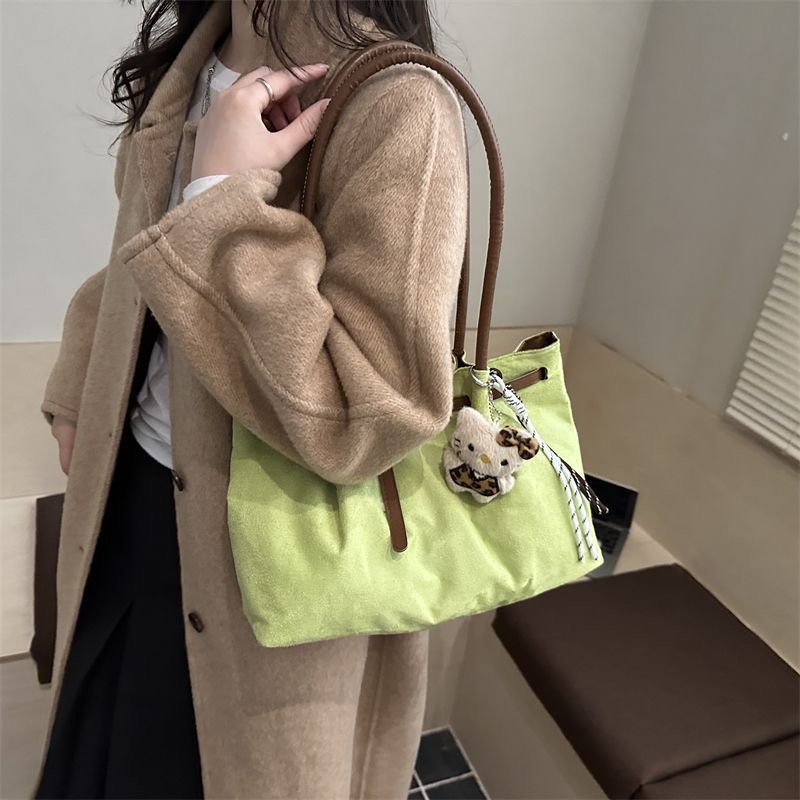 cartera con llavero982