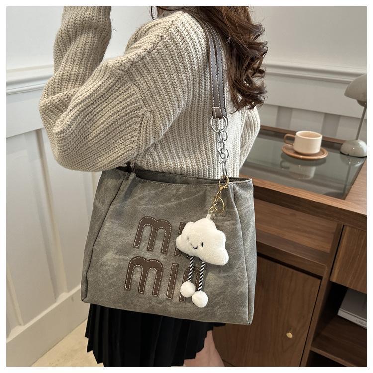 bolso con llavero677