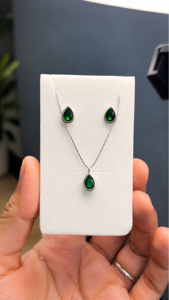 Conjunto Gota Ponto de Luz Verde