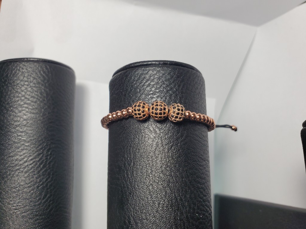 Pulsera color cobre con cuentas