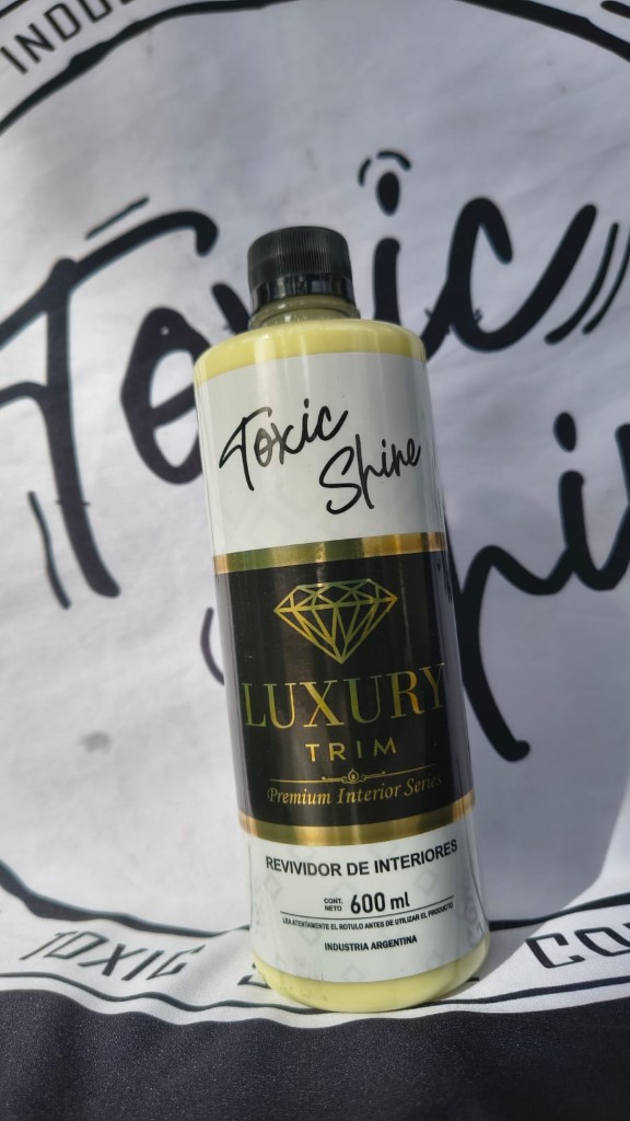 Toxic Shine Luxury Trim revividor interiores 600ml