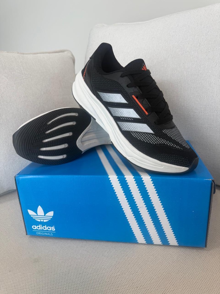 Adidas deportivo para ellos