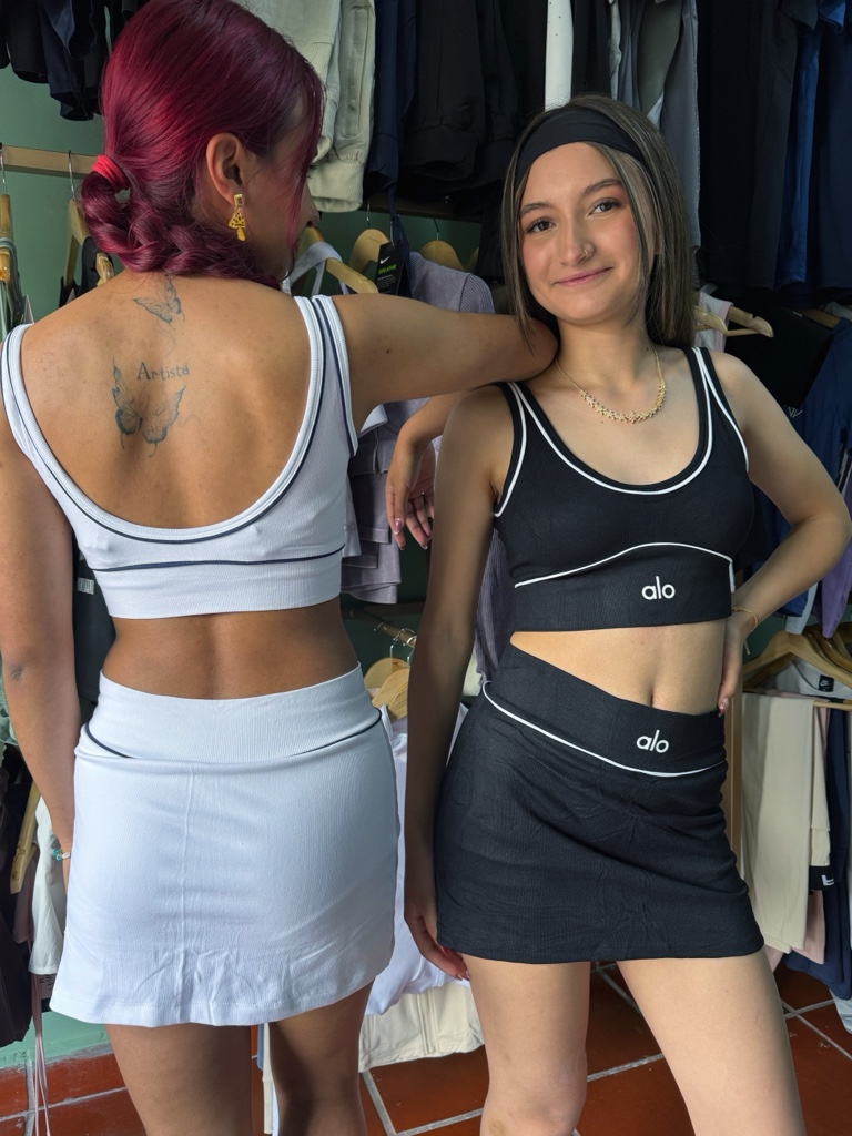 Falda short en set con top