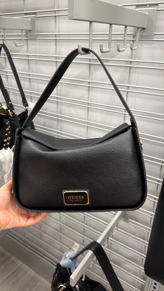 Guess negra pequeña