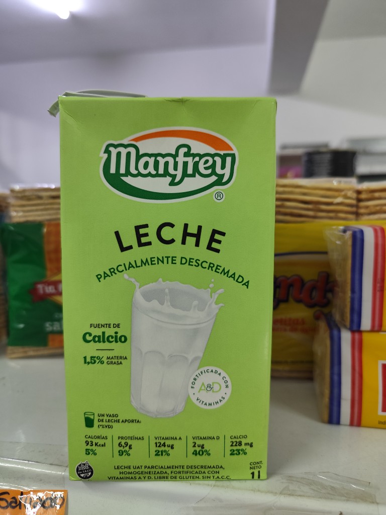 Manfrey Leche parcialmente descremada 1L