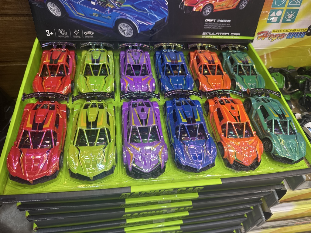 Carro miniatura plástico