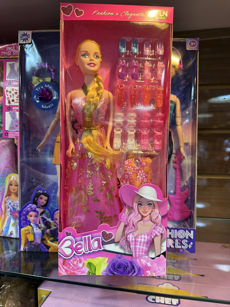 Bella boneca rosa