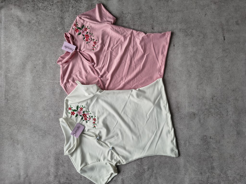 Remera asiática bordada