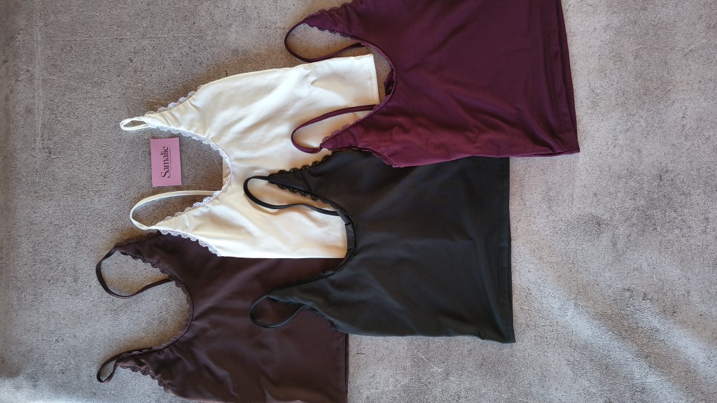 Musculosa puntilla cuello redondo