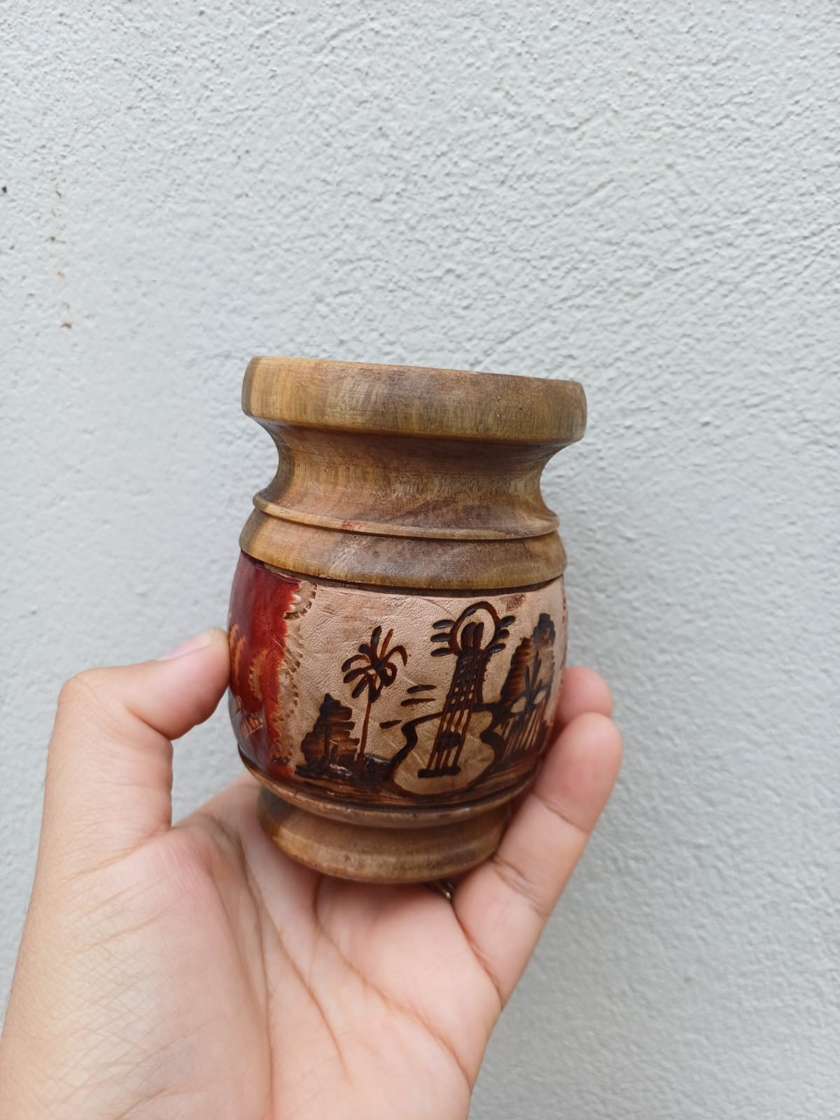 Mate de madera y cuero