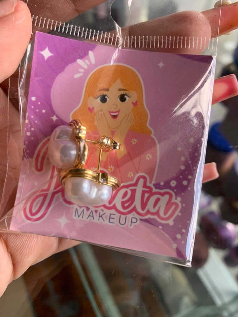 Aretes corazón blanco