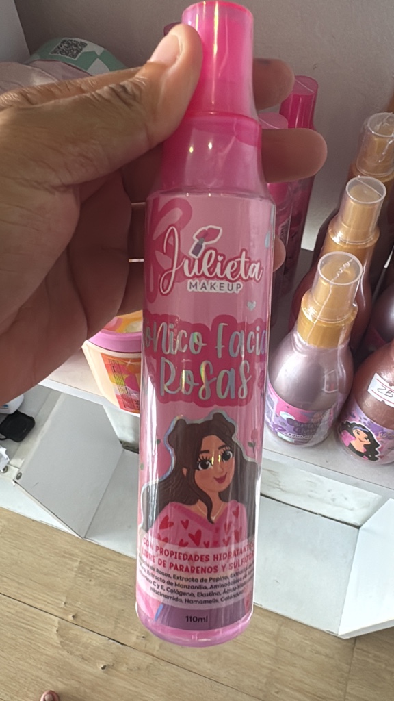 Agua de rosas