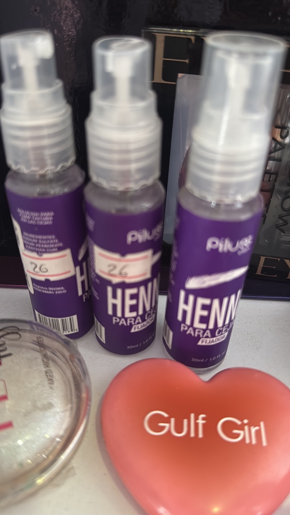 Fijador para cejas
