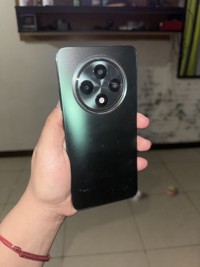 Oppo renno 12f 5g de cámara circular