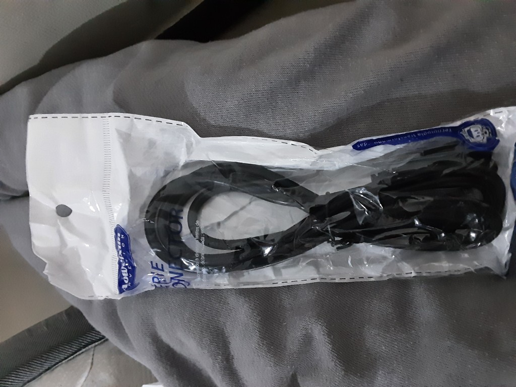 Aquila cable negro trebol
